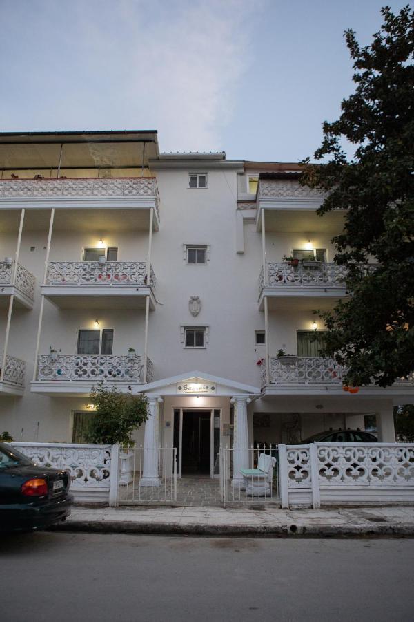 Ronzi Apartments Kamena Vourla Exteriör bild